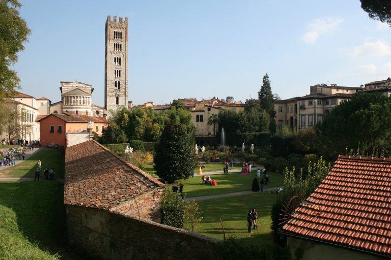 From Florence to Lucca and Back